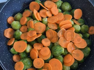 Briuselio kopūstai su česnaku ir juodaisiais pipirais Žingsnis 2