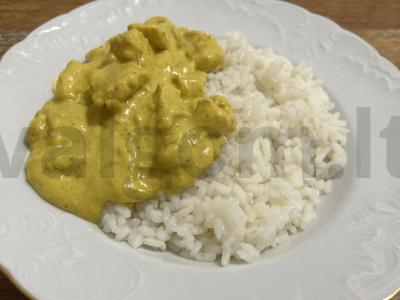 Vištiena karčioje padaže vakarienei pagrindine nuotrauka