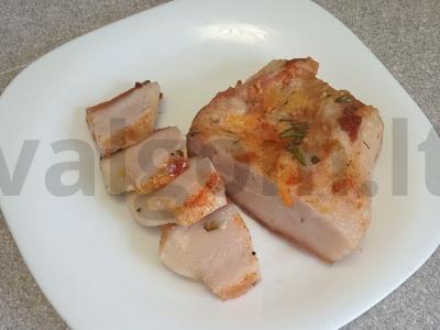 Prieskoniuose keptos kiaulienos skruostai pagrindine nuotrauka