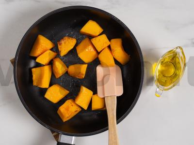 Moliūgas su vištienos kepenėlėmis Žingsnis 2