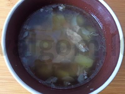 Sriuba su konservuotomis pupelėmis vištienos sultinyje pagrindine nuotrauka