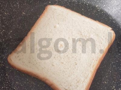 Sūrio sumuštinis keptuvėje Žingsnis 2