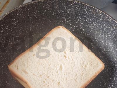 Sūrio sumuštinis keptuvėje Žingsnis 4