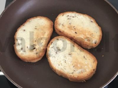 Brusketa su pesto ir pomidorais Žingsnis 1