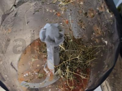 Žiemai paruošimas iš pomidorų ir žolelių Žingsnis 2