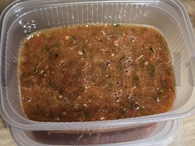 Žiemai paruošimas iš pomidorų ir žolelių pagrindine nuotrauka