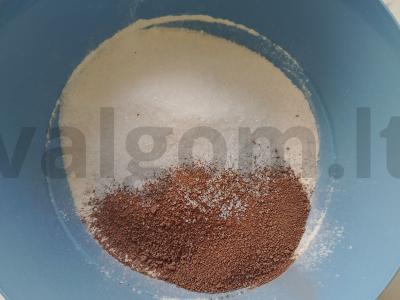 Šokoladiniai keksiukai per 40 minučių Žingsnis 1