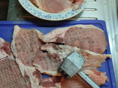 Kepintos kiaulienos šonkauliukai traškioje dangoje Žingsnis 1