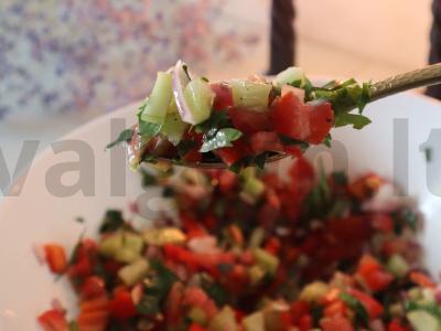 Turkiškas salotas „Kašik“ pagrindine nuotrauka