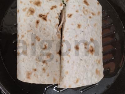 Tortilija su virtos-rūkyto kumpio sumuštiniu su kaparėliais Žingsnis 4