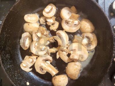 Sultinga vištienos krūtinėlė su grybais po sūrio plutele Žingsnis 2