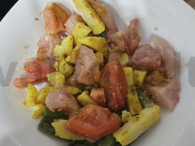 Vištiena su daržovėmis orkaitėje Žingsnis 3