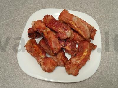 Kepti kiaulienos šonkauliai su medumi ir sezamu Žingsnis 4