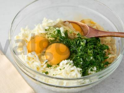 Grietinės pyragas su sūriu ir žolelėmis Žingsnis 6