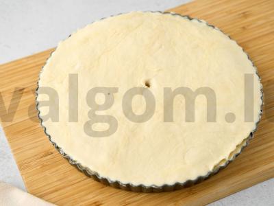 Grietinės pyragas su sūriu ir žolelėmis Žingsnis 8