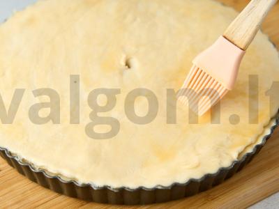 Grietinės pyragas su sūriu ir žolelėmis Žingsnis 9