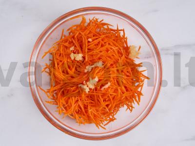 Skani korėjietiška morkų salota Žingsnis 3