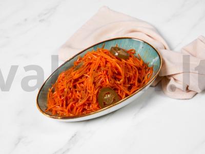 Skani korėjietiška morkų salota pagrindine nuotrauka