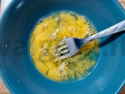 Sumuštiniai su kiaušiniu ir vyšniniais pomidorais šventiniam stalui Žingsnis 3