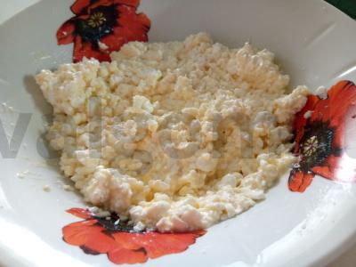 Sūrio blynai su varškės sūriu ant sviesto Žingsnis 2