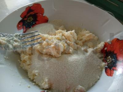 Sūrio blynai su varškės sūriu ant sviesto Žingsnis 3