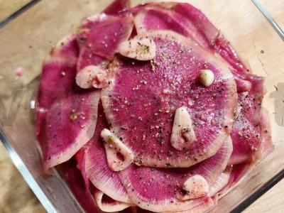 Marinuota ridikėliai pagrindine nuotrauka