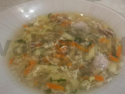 Sriuba su vermišeliais ir vištienos skrandžiais pagrindine nuotrauka