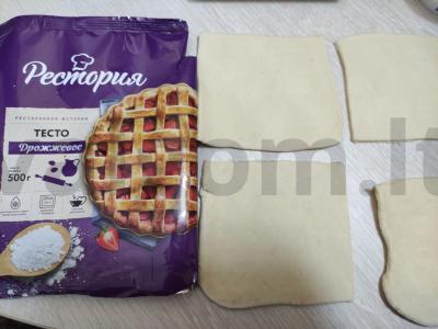 Kepiniai su mieliniu tešla, varškės sūriu ir vyšniomis Žingsnis 1