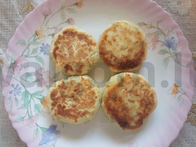 Varškėčiai su sūriu ir krapais pagrindine nuotrauka