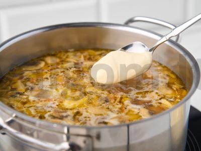 Sūrio sriuba su vištiena ir grybais Žingsnis 10