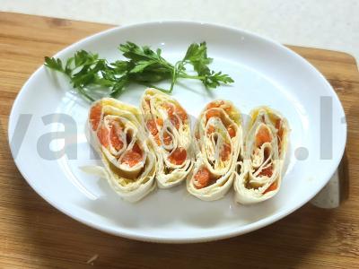 Rulonas su upėtakiu ir maskarponės sūriu lavaše pagrindine nuotrauka