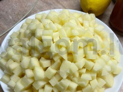 Sultinys su pomidorų pasta ir marinuotais agurkais Žingsnis 2