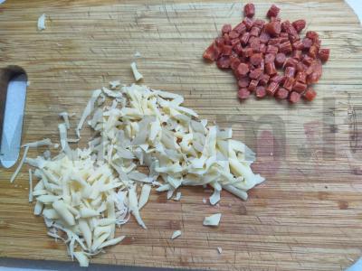 Spagečiai su sūriu ir rūkytomis dešrelėmis Žingsnis 2