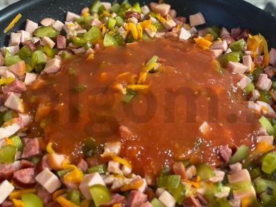 Sultinys su pomidorų pasta ir marinuotais agurkais Žingsnis 6