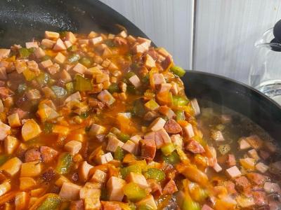 Sultinys su pomidorų pasta ir marinuotais agurkais Žingsnis 8