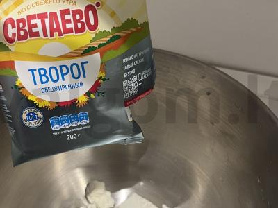 Sūrio pyragėliai „Rojinė malonė“ su varške ir cukraus pudra Žingsnis 8