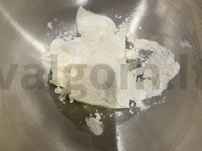 Sūrio pyragėliai „Rojinė malonė“ su varške ir cukraus pudra Žingsnis 11