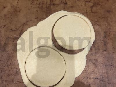 Sūrio pyragėliai „Rojinė malonė“ su varške ir cukraus pudra Žingsnis 14