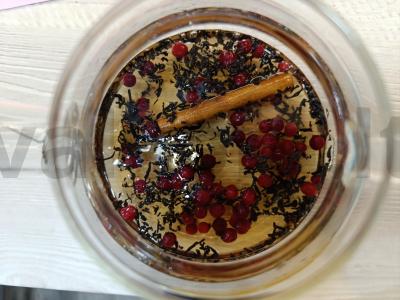 Arbatos gėrimas su sultimis, cinamonu ir spanguolėmis Žingsnis 2