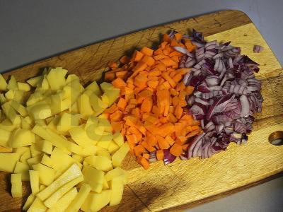 Lašišų ir konservuotų rožių žuvų sriuba Žingsnis 2