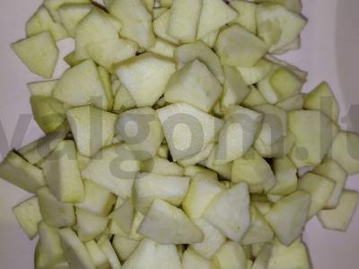 Obuolių ir mėlynių šarlotė Žingsnis 1