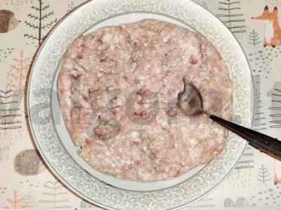 Patingėti kopūstai su kiauliena ir prancūziška garstyčia Žingsnis 1