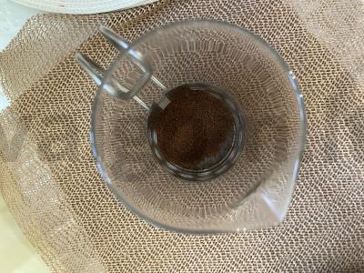 Kava užvirta arbatinuke su ledais ir muskato riešutu Žingsnis 1