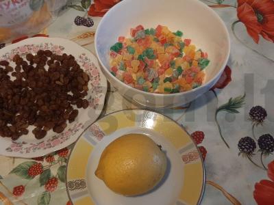 Varškės pyragas su cukatais ir razinomis Žingsnis 4