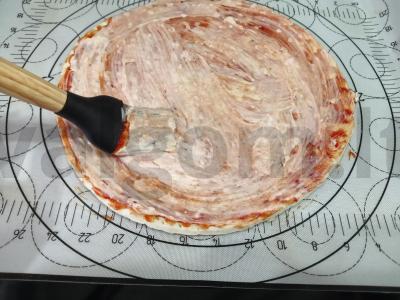 Pica „Svečių ant slenksčio“ iš dešros su pomidorais Žingsnis 2