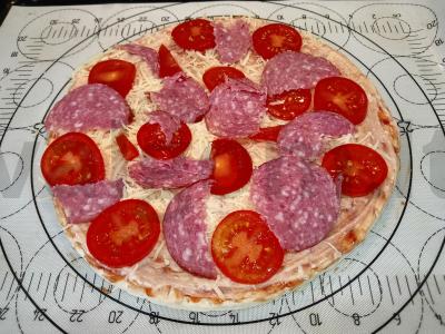 Pica „Svečių ant slenksčio“ iš dešros su pomidorais Žingsnis 5