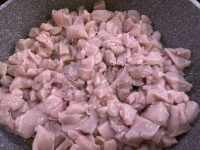 Vištiena grietinėje pietums Žingsnis 2