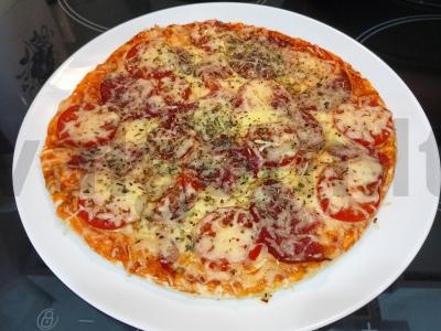 Pica „Svečių ant slenksčio“ iš dešros su pomidorais pagrindine nuotrauka