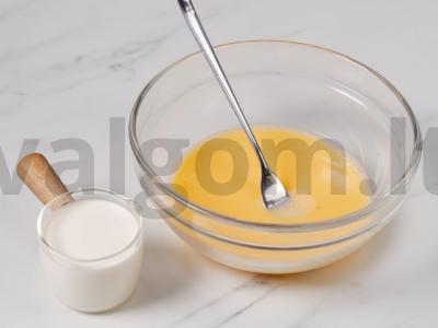 Saldžios skrudintos duonos riekelės pusryčiams Žingsnis 1