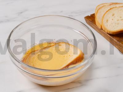 Saldžios skrudintos duonos riekelės pusryčiams Žingsnis 3